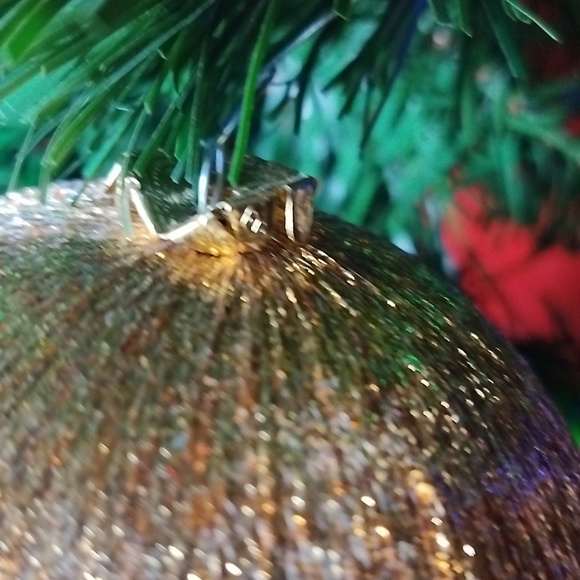 Golden Balls Three Ornaments - Picture 5 of 9